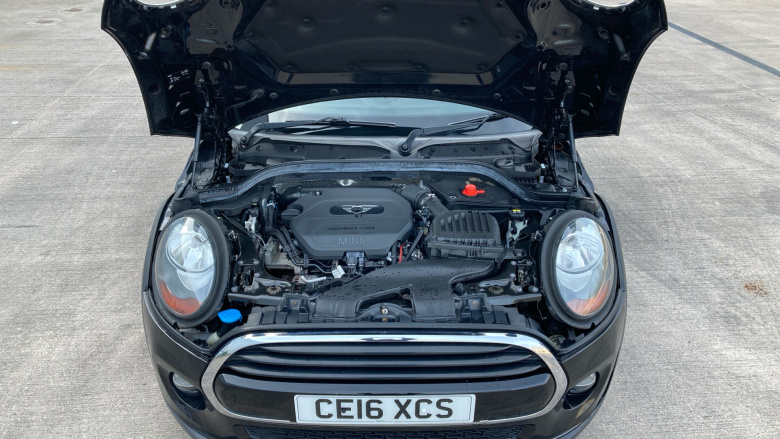MINI Hatchback 1.5 Cooper D 3dr Diesel Hatchback